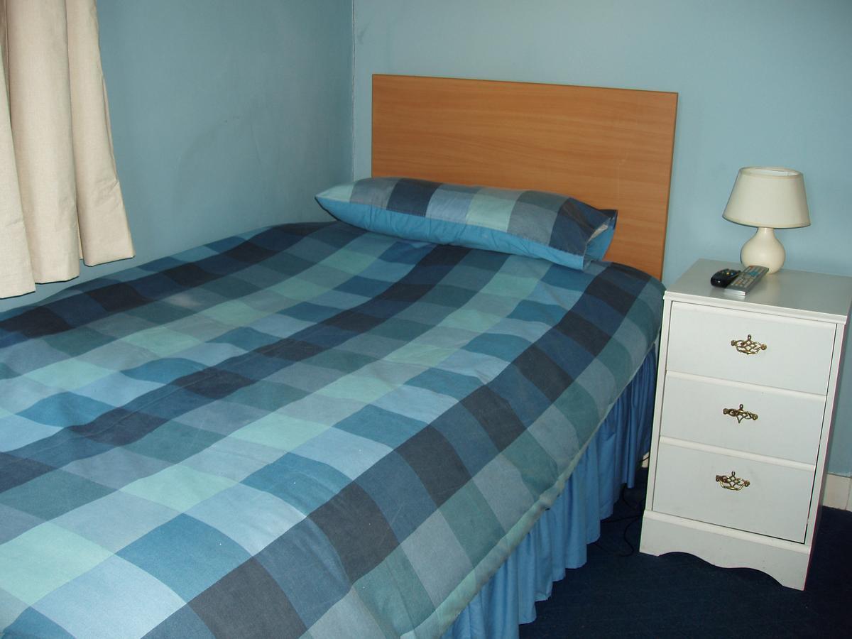 Hotel The Windsor Haverfordwest Esterno foto